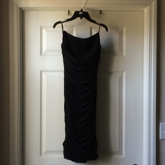 Dresses & Skirts - Perfect Little Black Dress